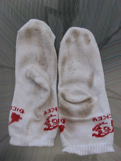 Koszeltávolítás - közepesen koszos zokni Koszeltávolítás - közepesen koszos zokni